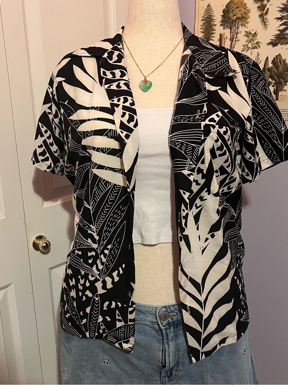Black & White Tropical Print Button-Up Shirt
